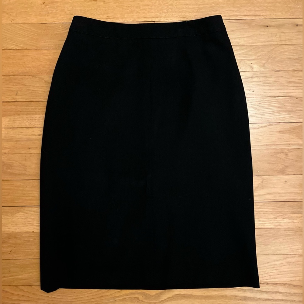 Banana Republic Classic Black Pencil Skirt - Side Zip - Size 2